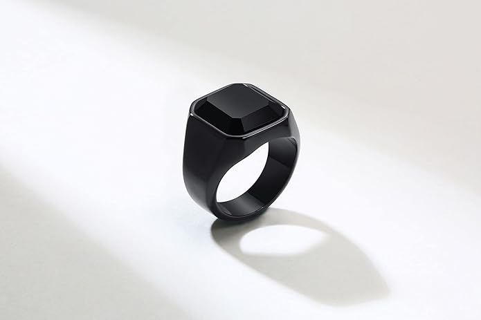 Leon Ring – Onyx Black