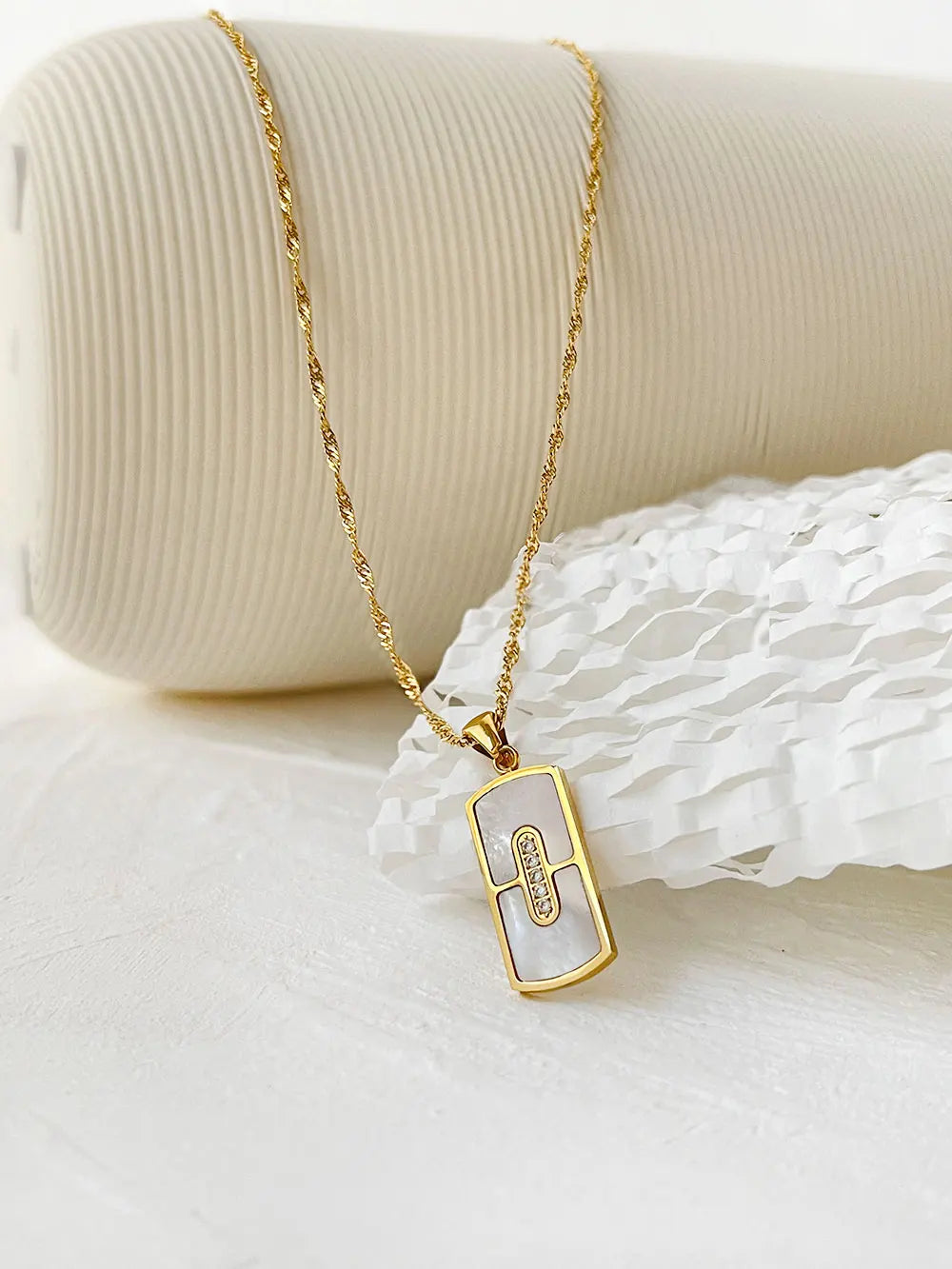 Luna Pendant