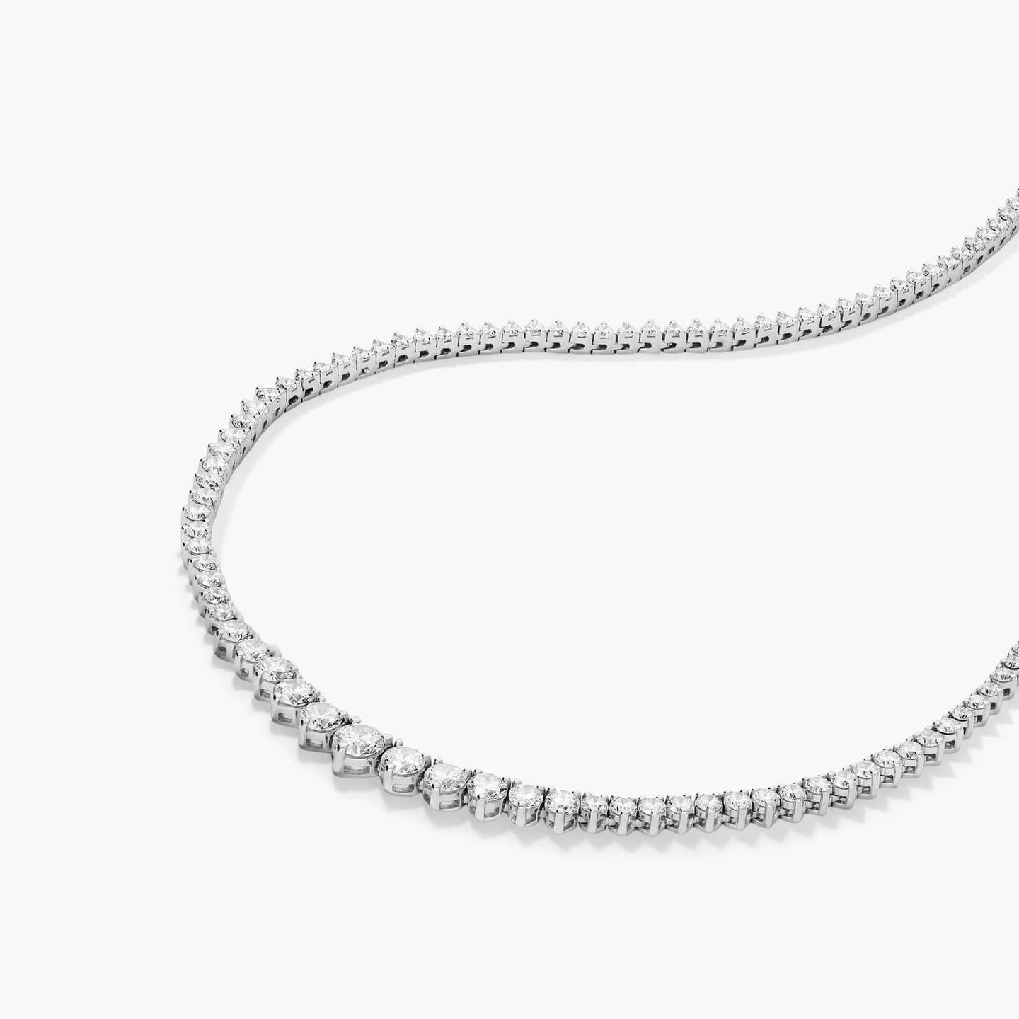Aurélia Graduated Diamond Necklace – White Gold