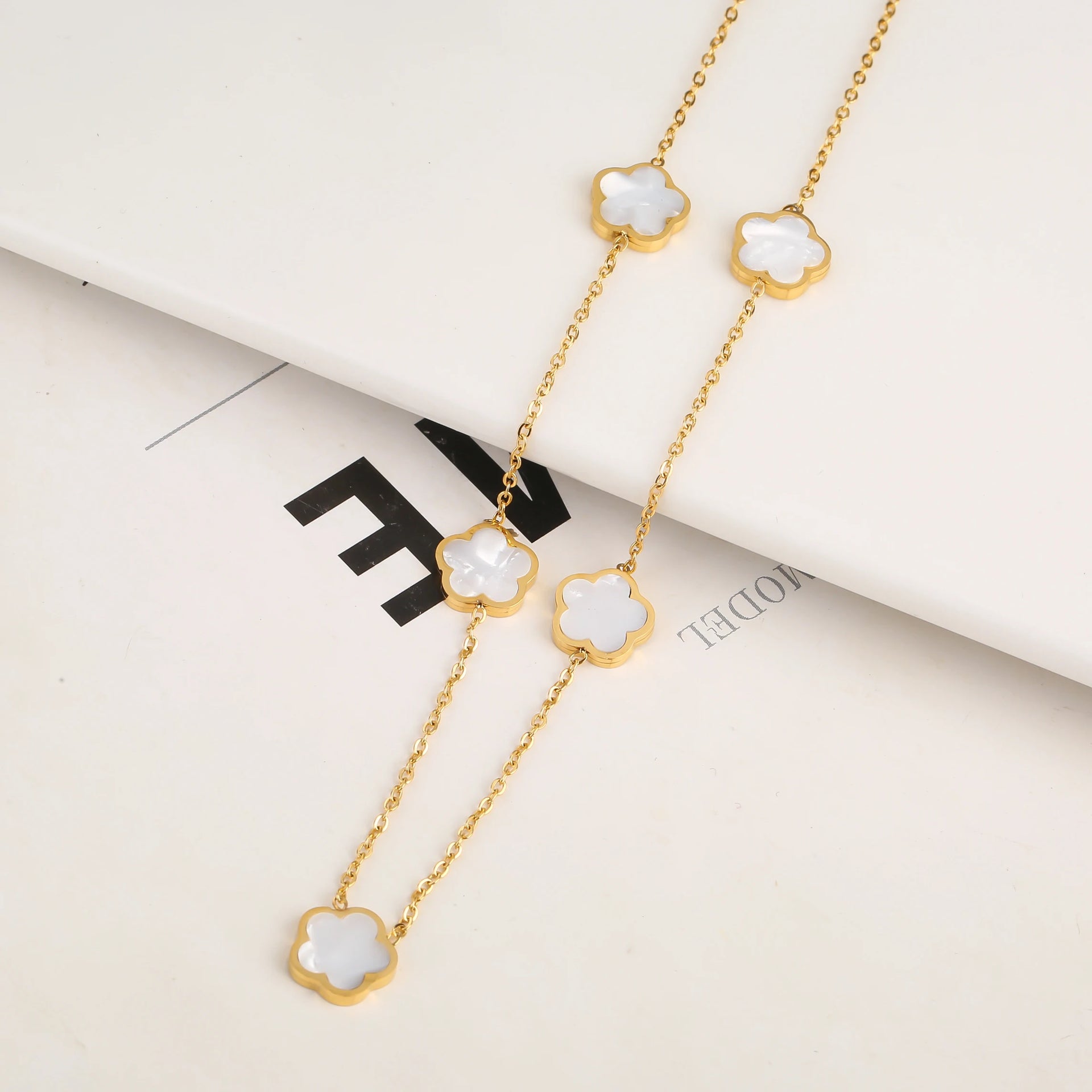 FLÔR №5 NECKLACE GOLD - WHITE PEARL