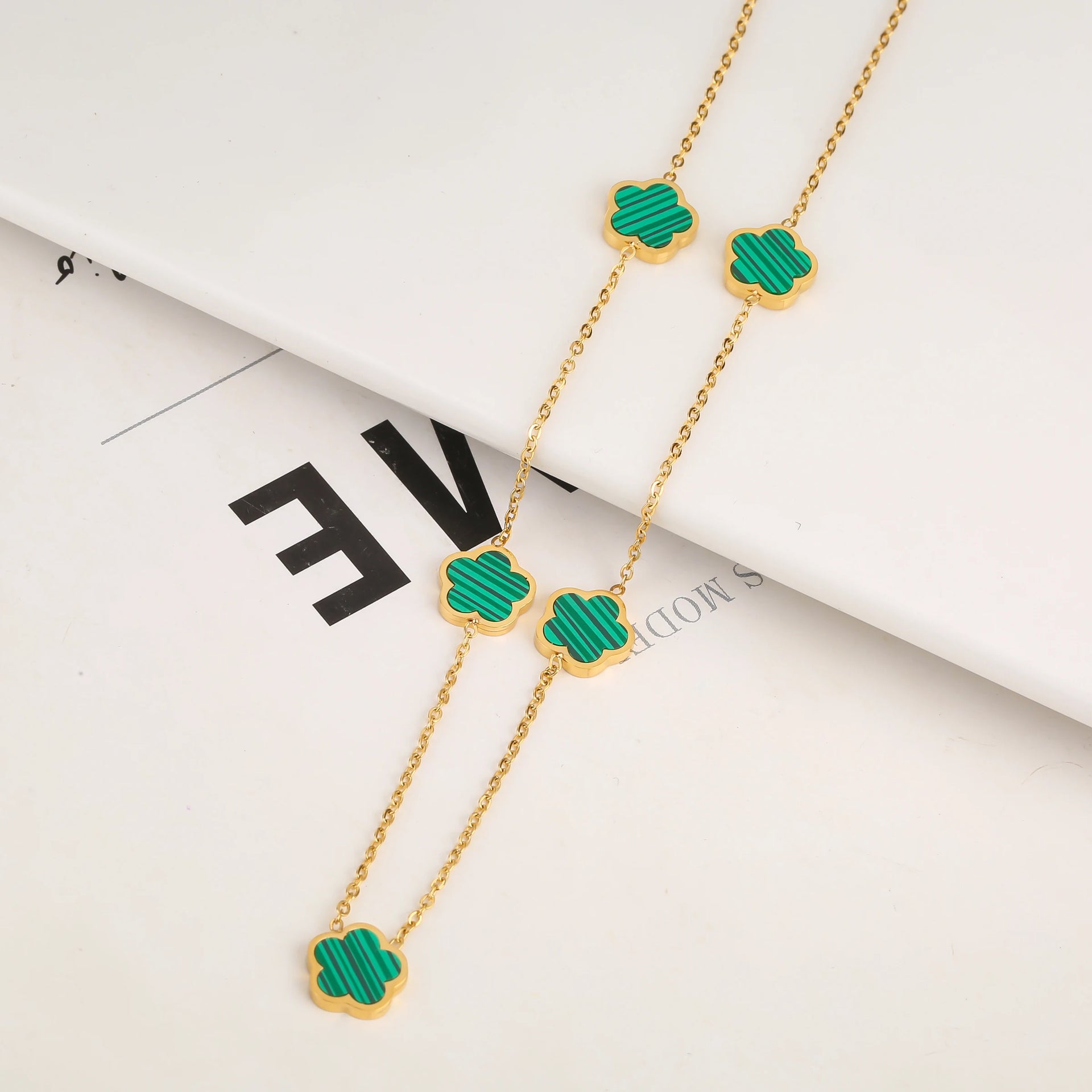 FLÔR №5 NECKLACE GOLD - CLOVER GREEN