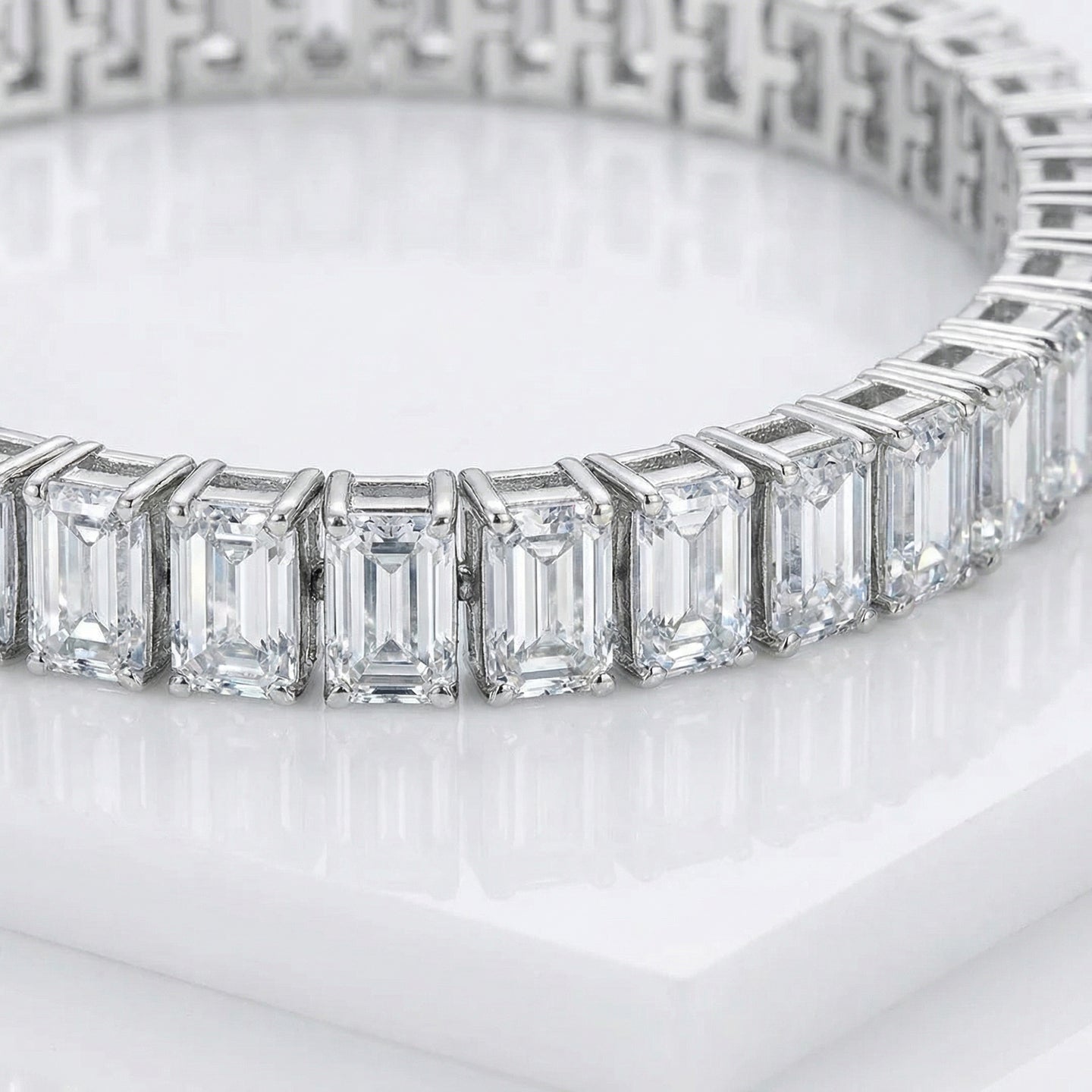 צמיד טניס באגטים - זהב לבן