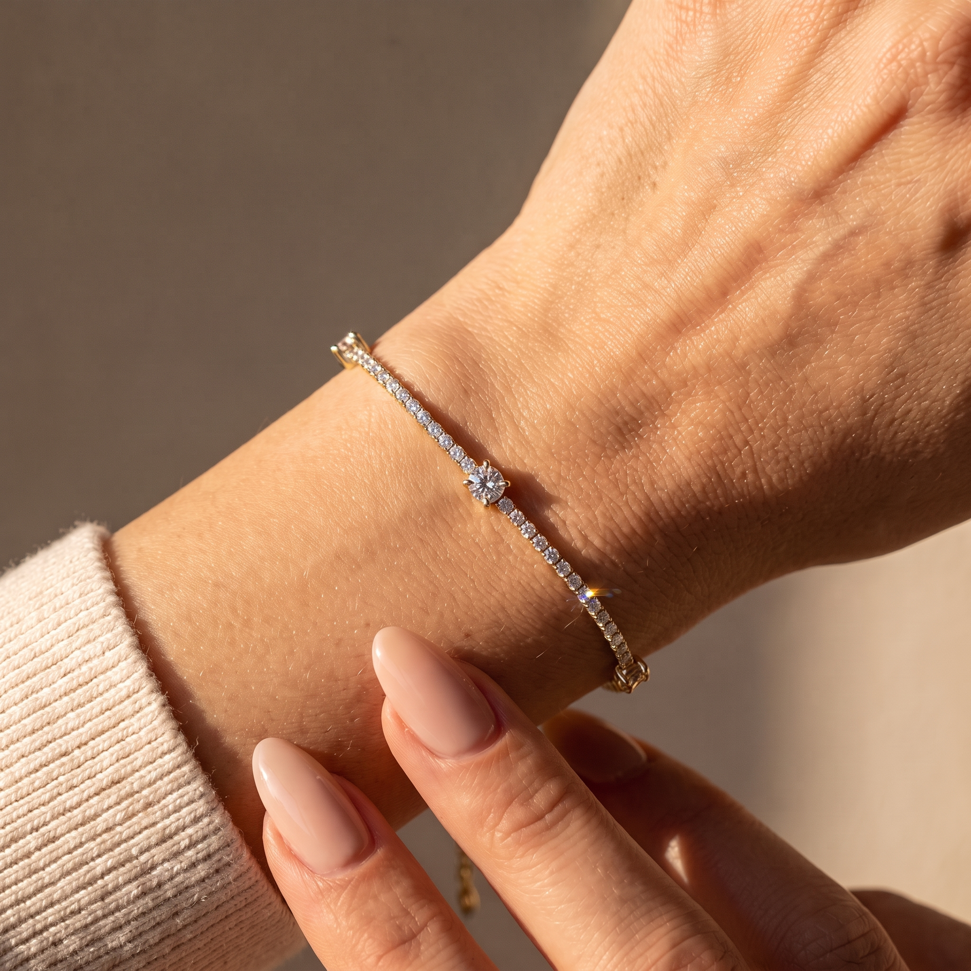 Solitaire-Station Tennis Bracelet - Gold