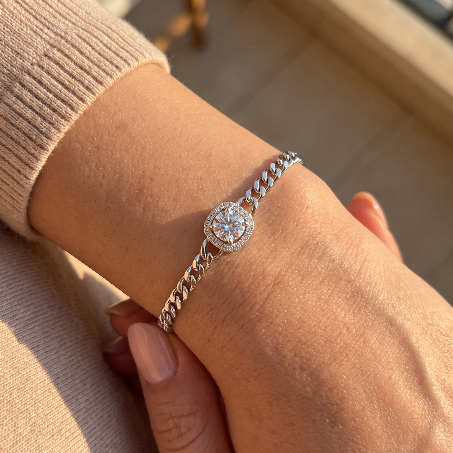 Halo Curb-Chain Bracelet - White Gold