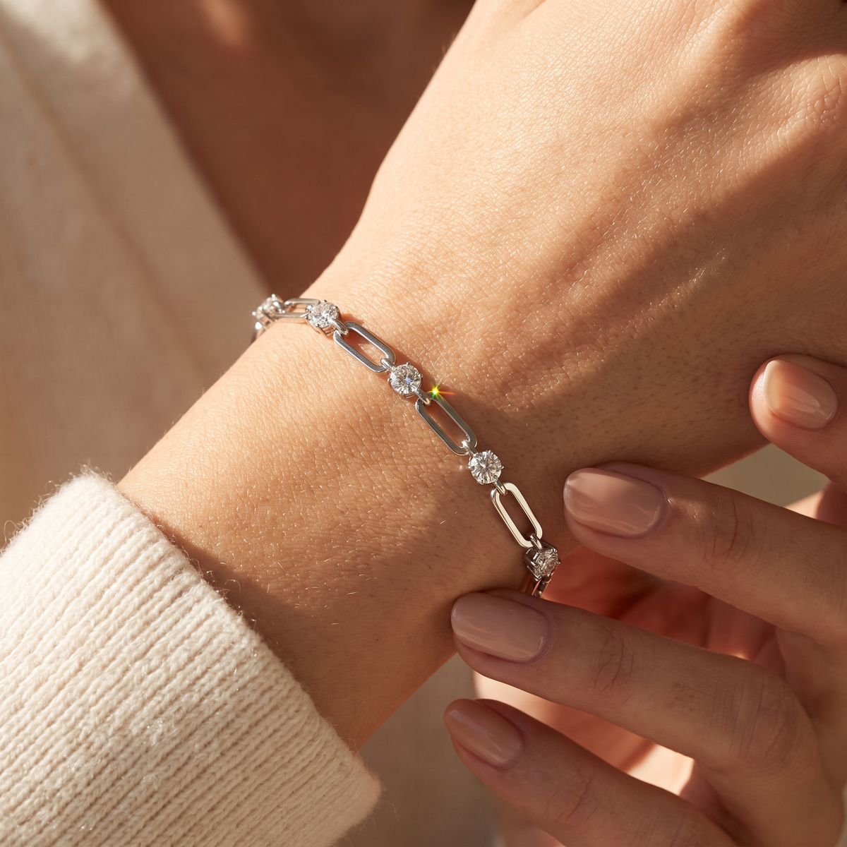 Paperclip Station Bracelet - White Gold