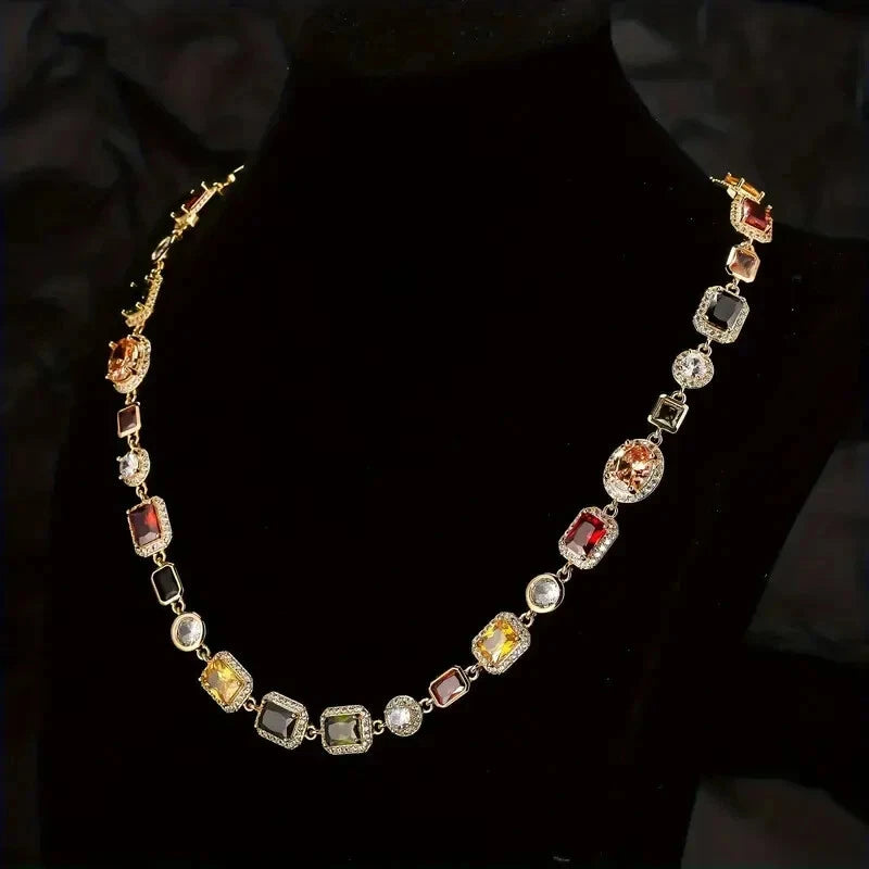VIVARA NECKLACE
